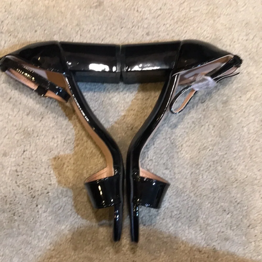 Ubee Black Faux Patent Leather Ankle Strap Chunky 3 inch Heel Sandal-Size 8.5